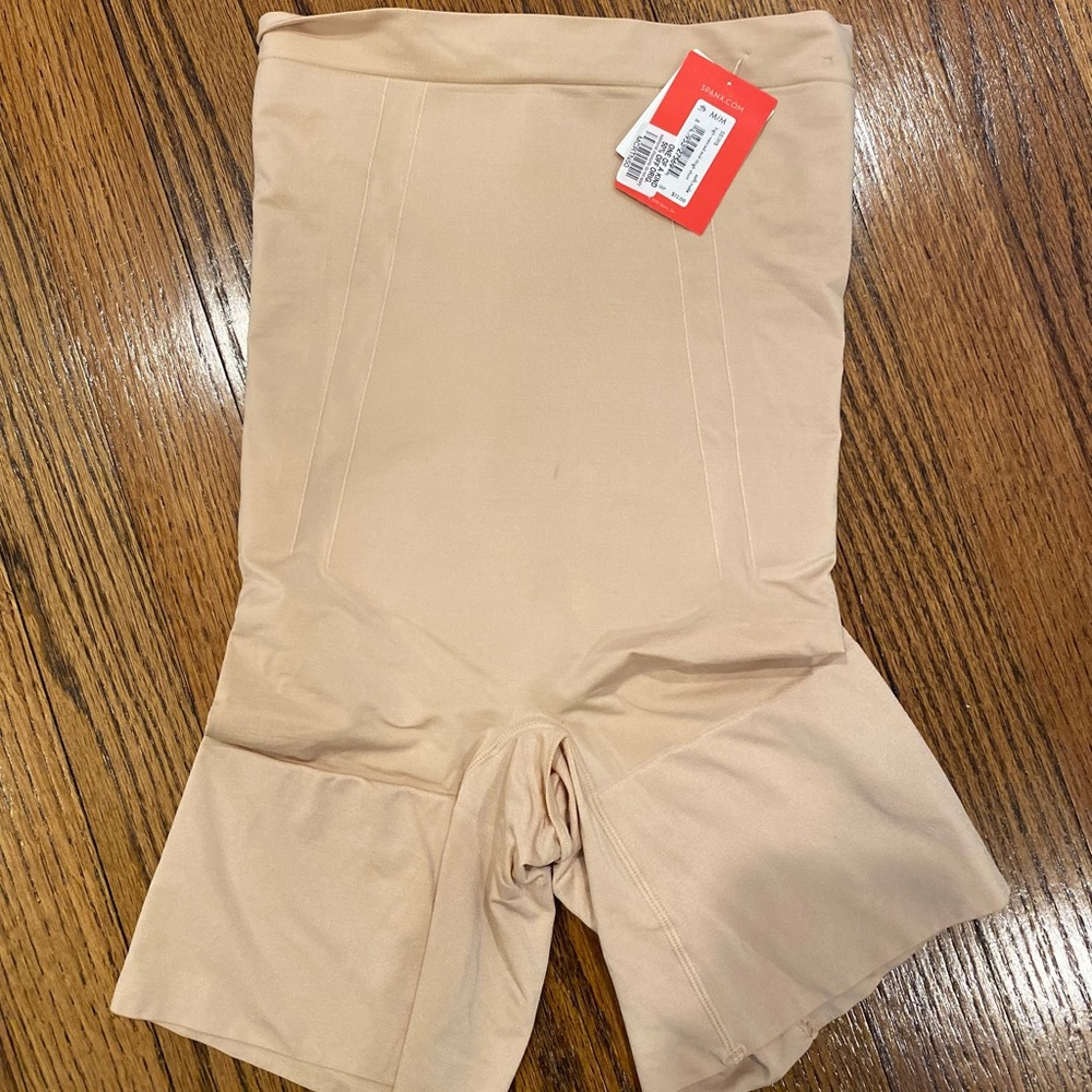 SPANX OnCore High-Waisted Mid-Thigh Short